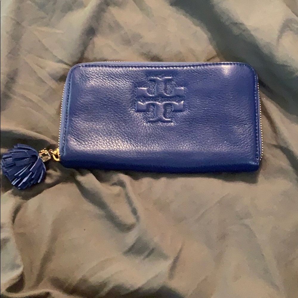 NWT Tory Burch Thea ZIP Continental Wallet